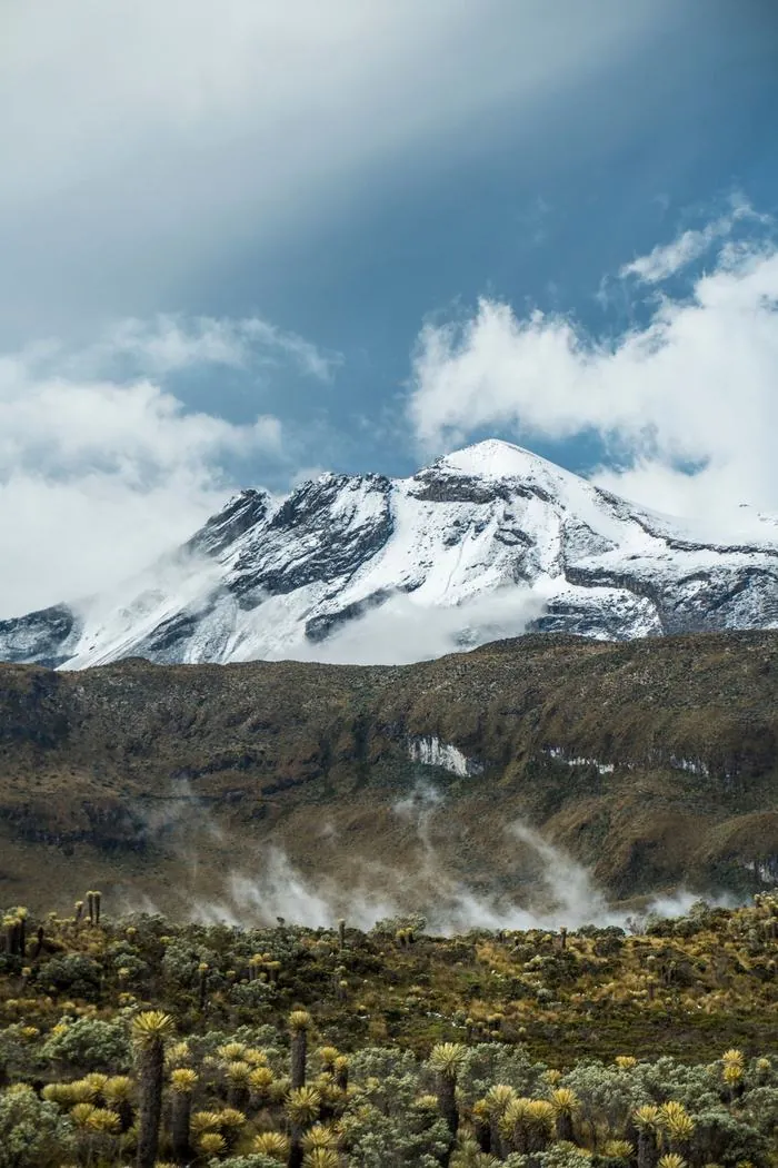 Snow peaks and páramo in the Colombian Andes